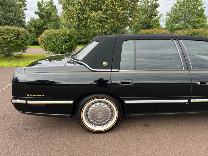 1997 Cadillac D'elegance Deville 73k Miles Sedan Gold Package V8 - $13,995