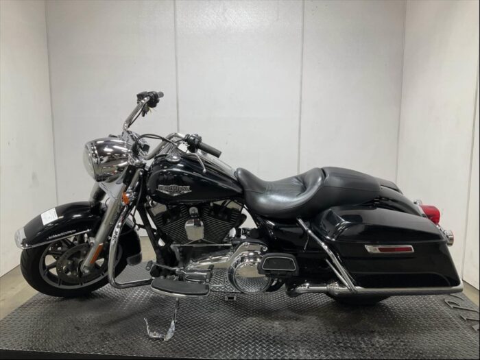 * 2015 Harley-Davidson Touring Road King FLHR 103" 6-Speed One Owner & Low Miles! $12,995