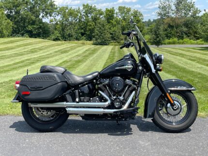2018 Harley-Davidson FLHC Softail Heritage Classic 107" M8 6-Speed w/ Vance & Hines! $11,995