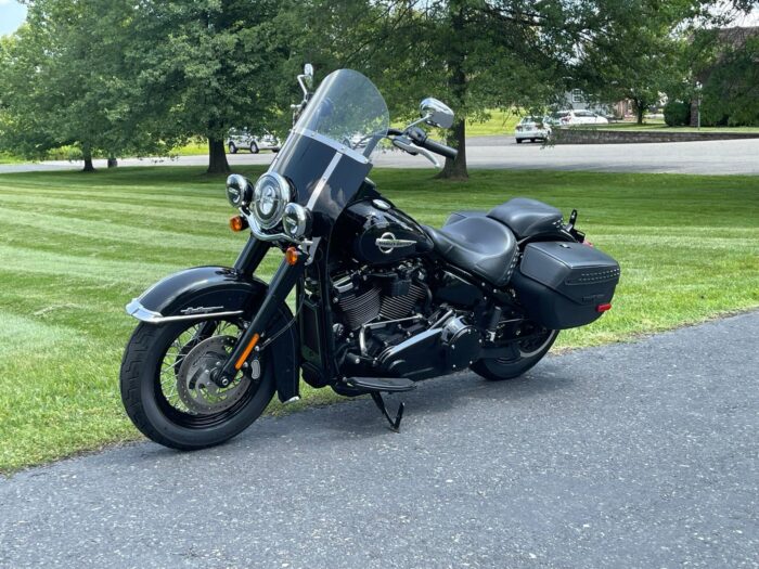 2018 Harley-Davidson FLHC Softail Heritage Classic 107" M8 6-Speed w/ Vance & Hines! $11,995