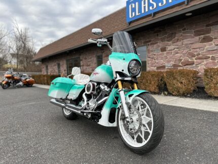 2018 Harley-Davidson Road King FLHR 124" M8 Performance Bagger Thousands In Extras! - $49,995