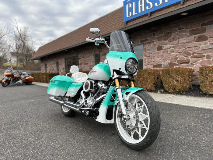 2018 Harley-Davidson Road King FLHR 124" M8 Performance Bagger Thousands In Extras! - $49,995
