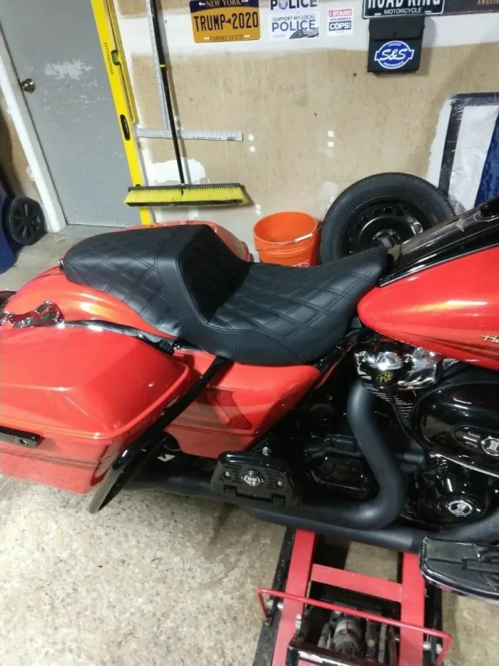 Saddlemen Black Full Lattice Stitch Step 2 Up Seat Harley 08-21 Touring Dresser