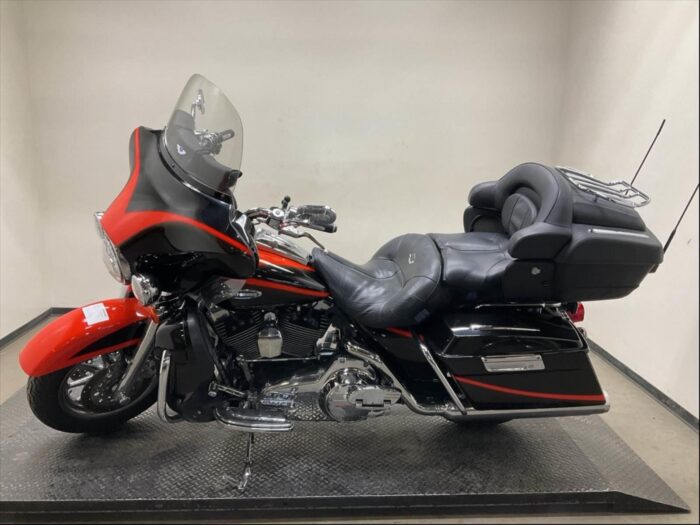 2007 Harley-Davidson Touring Street Electra Glide Ultra Classic CVO FLHTCUSE2 110" One Owner 100% Original! $12,995