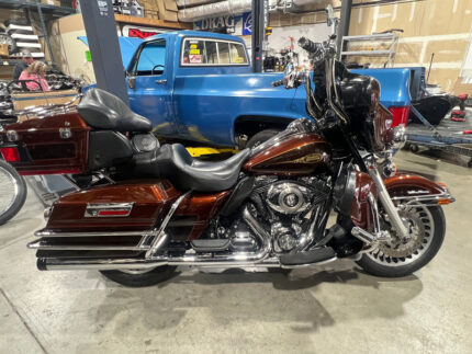 2009 Harley-Davidson Touring Electra Glide Ultra Classic® FLHTCU 96" 6-Speed 2-Tone $8,995