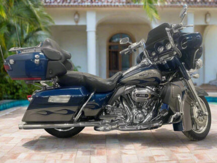 2010 Harley-Davidson CVO Screamin' Eagle Ultra Classic FLHTCUSE5 w/ VH True Duals! Top Of The Line! $14,995 (In Transit)