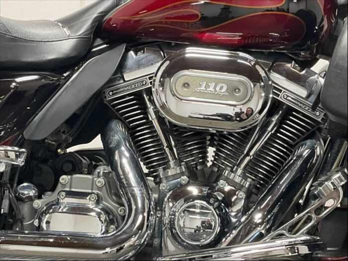 2011 Harley-Davidson CVO Screamin' Eagle Ultra Classic FLHTCUSE6 w/ Extras! $15,995 (In Transit)