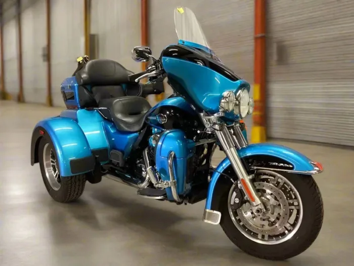 2011 Harley-Davidson Triglide Ultra Classic FLHTCUTG Trike $19,995 (In Transit)