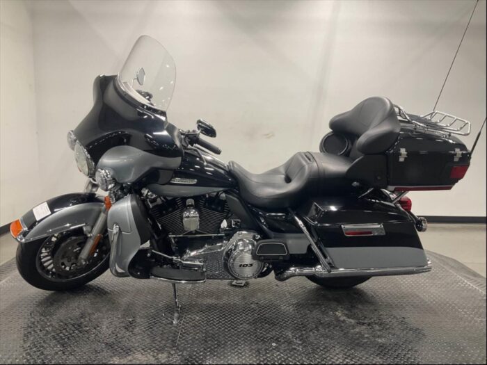 2012 Harley-Davidson Touring Electra Glide Ultra Limited® FLHTK 103" 6-Speed One Owner $10,995 (Sneak Peek Deal)