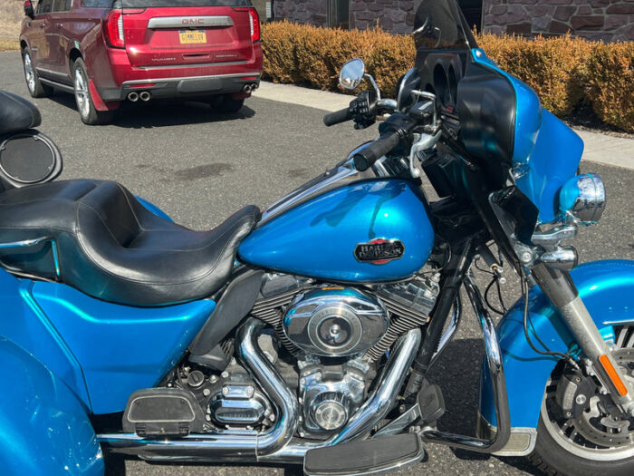 2013 Harley-Davidson TriGlide Ultra Classic FLHTCUTG Trike One Owner w/ Only 10k Miles w/ Extras! $19,995