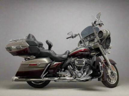 2015 Harley-Davidson CVO™ Screamin' Eagle Ultra Classic Limited FLHTKSE 110" $17,995 (In Transit)