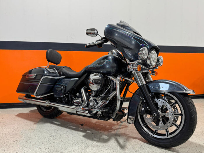 2015 Harley-Davidson Touring Electra Glide Ultra Limited FLHTK Clean Carfax w/ Extras! $10,000 (Sneak Peek Deal)