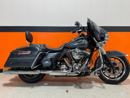 2015 Harley-Davidson Touring Electra Glide Ultra Limited FLHTK Clean Carfax w/ Extras! $10,000 (Sneak Peek Deal)