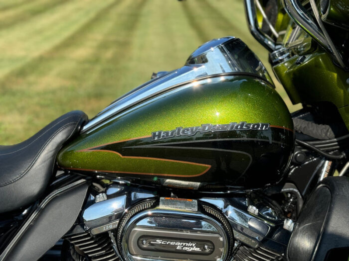 2017 Harley-Davidson Screamin' Eagle CVO Ultra Limited FLHTKSE Only 6,189 Miles!