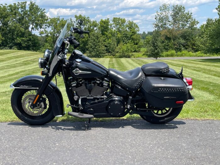 2018 Harley-Davidson FLHC Softail Heritage Classic 107" M8 6-Speed w/ Vance & Hines! $11,995