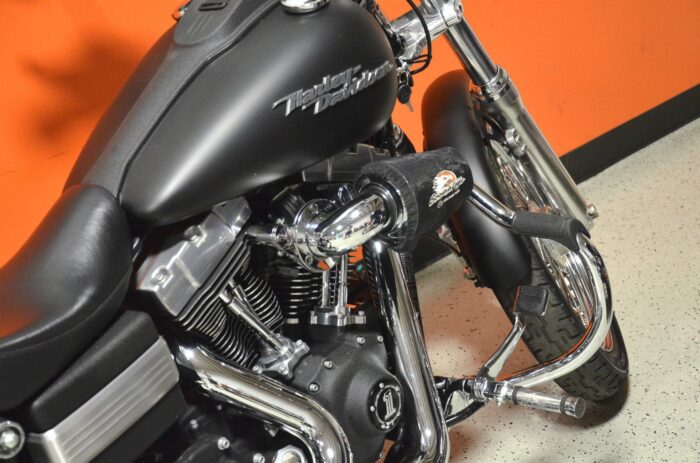 Chrome Highway Bar Mustache Bar Crash Engine Guard w/ Pegs 2006-2017 Harley Dyna